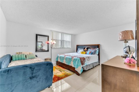 Copropriété à vendre à Miami, Floride: 2 chambres, 128.21 m2 № 1356977 - photo 13