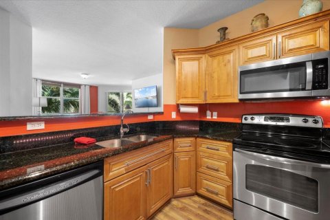 Condo in Lantana, Florida, 3 bedrooms  № 1100244 - photo 23