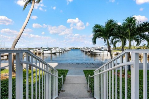 Condo in Lantana, Florida, 3 bedrooms  № 1100244 - photo 4