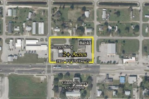 Commercial property in Moore Haven, Florida 8093.65 sq.m. № 1142914 - photo 1