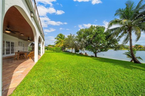 Villa ou maison à vendre à Hialeah, Floride: 4 chambres, 412.49 m2 № 883743 - photo 20