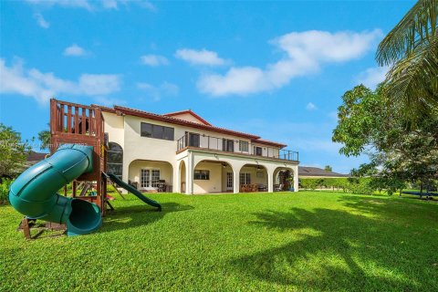 Villa ou maison à vendre à Hialeah, Floride: 4 chambres, 412.49 m2 № 883743 - photo 23