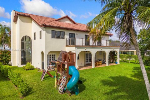 Villa ou maison à vendre à Hialeah, Floride: 4 chambres, 412.49 m2 № 883743 - photo 24