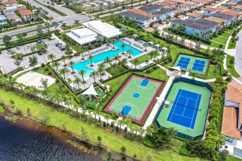 Villa ou maison à vendre à Palm Beach Gardens, Floride: 6 chambres, 449.55 m2 № 544360 - photo 2