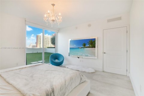 Condominio en venta en Sunny Isles Beach, Florida, 3 dormitorios, 158.4 m2 № 1181191 - foto 9