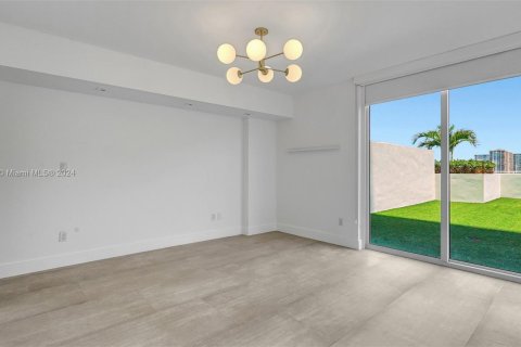 Condominio en venta en Sunny Isles Beach, Florida, 3 dormitorios, 158.4 m2 № 1181191 - foto 20