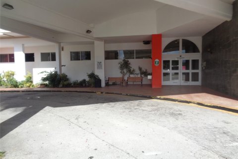 Condo in Miami, Florida, 1 bedroom  № 764885 - photo 12