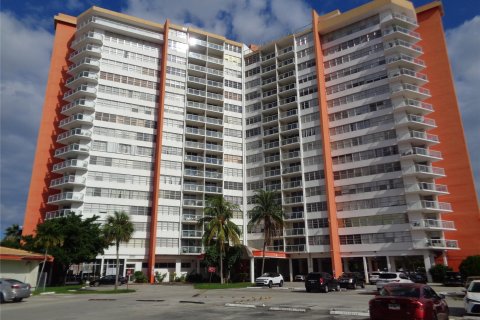 Condominio en venta en Miami, Florida, 1 dormitorio, 79.99 m2 № 764885 - foto 13