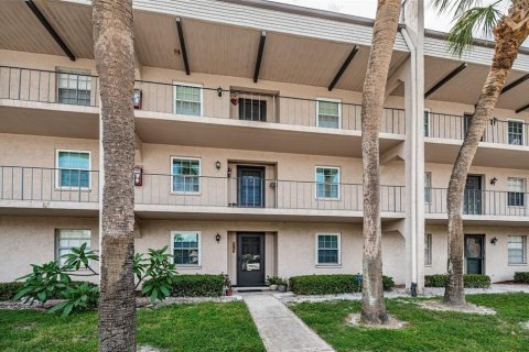 Condominio en venta en Seminole, Florida, 2 dormitorios, 105.91 m2 № 1338227 - foto 1