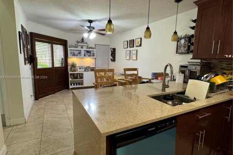 Adosado en venta en Deerfield Beach, Florida, 2 dormitorios, 134.34 m2 № 1270793 - foto 15