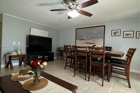 Townhouse in Deerfield Beach, Florida 2 bedrooms, 134.34 sq.m. № 1270793 - photo 12