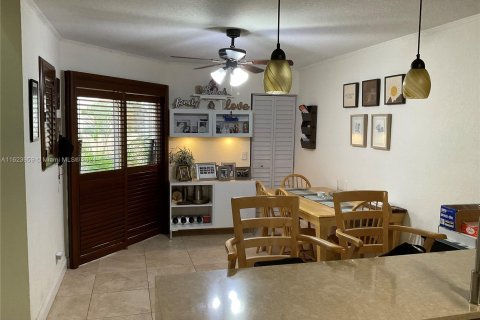 Townhouse in Deerfield Beach, Florida 2 bedrooms, 134.34 sq.m. № 1270793 - photo 16