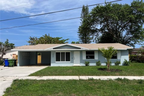 House in Fort Lauderdale, Florida 3 bedrooms, 115.66 sq.m. № 1270700 - photo 1