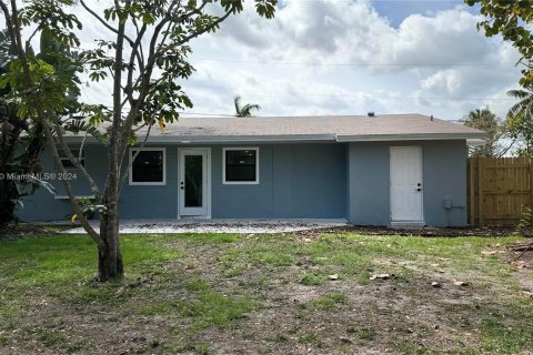 House in Fort Lauderdale, Florida 3 bedrooms, 115.66 sq.m. № 1270700 - photo 9