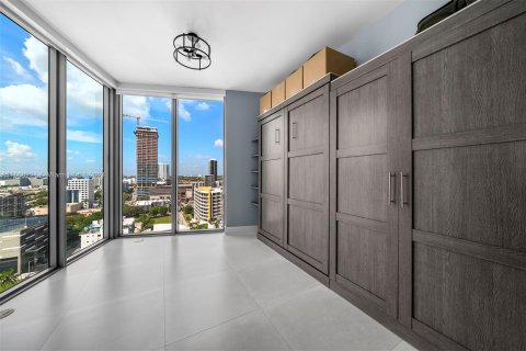 Condo in Miami, Florida, 1 bedroom  № 1385755 - photo 19