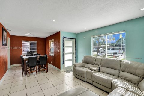 Villa ou maison à vendre à West Park, Floride: 3 chambres, 131.83 m2 № 883705 - photo 4