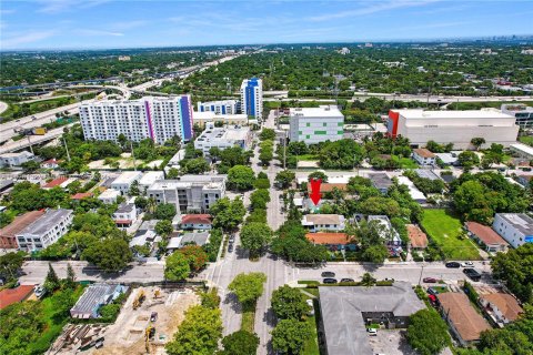 Propiedad comercial en venta en Miami, Florida № 1281942 - foto 18