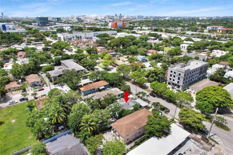 Propiedad comercial en venta en Miami, Florida № 1281942 - foto 7