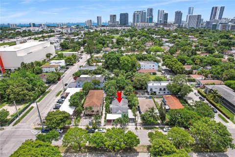 Propiedad comercial en venta en Miami, Florida № 1281942 - foto 11