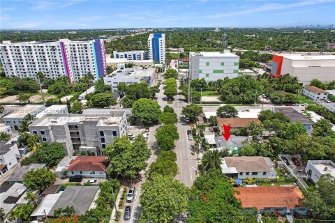 Propiedad comercial en venta en Miami, Florida № 1281942 - foto 13