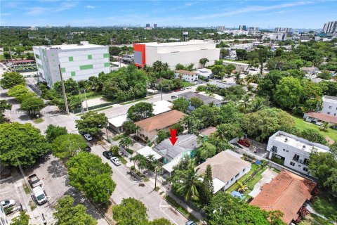 Propiedad comercial en venta en Miami, Florida № 1281942 - foto 3