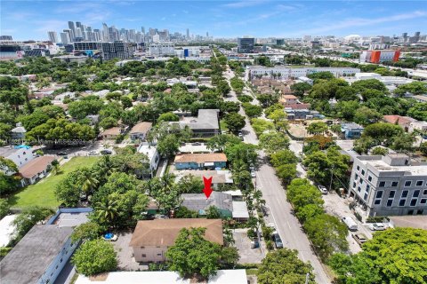 Propiedad comercial en venta en Miami, Florida № 1281942 - foto 8