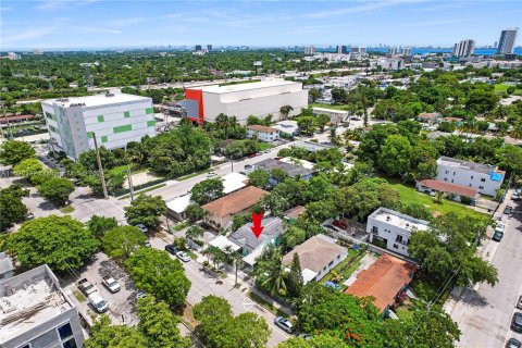 Propiedad comercial en venta en Miami, Florida № 1281942 - foto 12