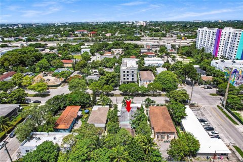 Propiedad comercial en venta en Miami, Florida № 1281942 - foto 15