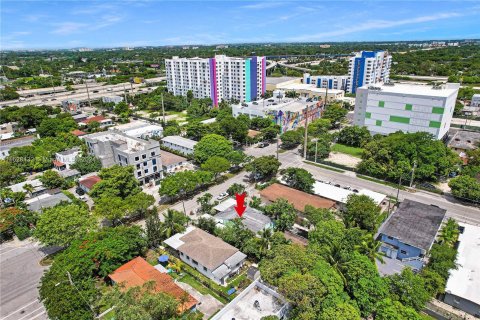 Propiedad comercial en venta en Miami, Florida № 1281942 - foto 14