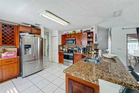 Casa en venta en Miramar, Florida, 4 dormitorios, 218.04 m2 № 1281988 - foto 7