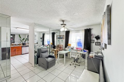 Casa en venta en Miramar, Florida, 4 dormitorios, 218.04 m2 № 1281988 - foto 15