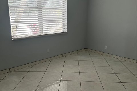 Condo in Oakland Park, Florida, 1 bedroom  № 929806 - photo 12