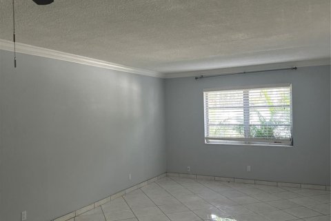 Condo in Oakland Park, Florida, 1 bedroom  № 929806 - photo 14