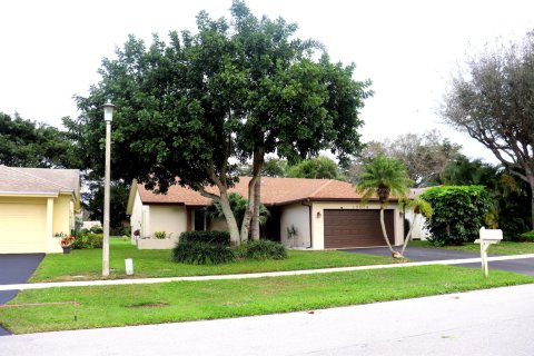 House in Boca Raton, Florida 2 bedrooms, 149.29 sq.m. № 1002458 - photo 23