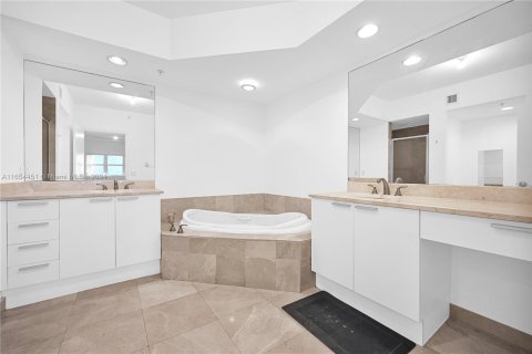 Copropriété à vendre à North Miami, Floride: 2 chambres, 148.92 m2 № 1348975 - photo 18