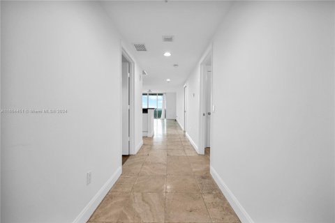 Copropriété à vendre à North Miami, Floride: 2 chambres, 148.92 m2 № 1348975 - photo 24