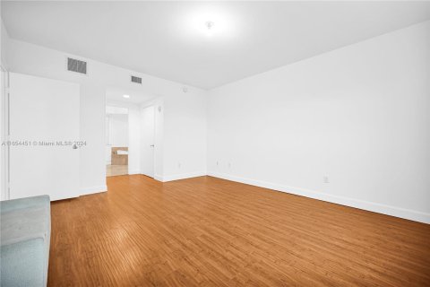 Copropriété à vendre à North Miami, Floride: 2 chambres, 148.92 m2 № 1348975 - photo 15