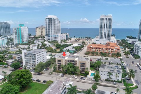 Copropriété à vendre à Fort Lauderdale, Floride: 2 chambres, 117.71 m2 № 1232761 - photo 1