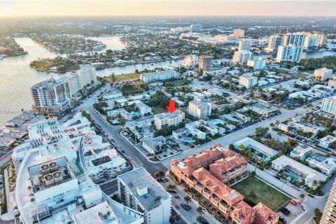 Condo in Fort Lauderdale, Florida, 2 bedrooms  № 1232761 - photo 2