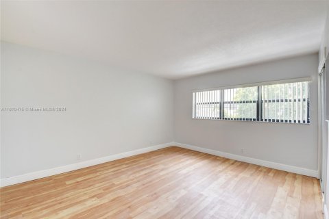 Copropriété à vendre à Fort Lauderdale, Floride: 2 chambres, 117.71 m2 № 1232761 - photo 21