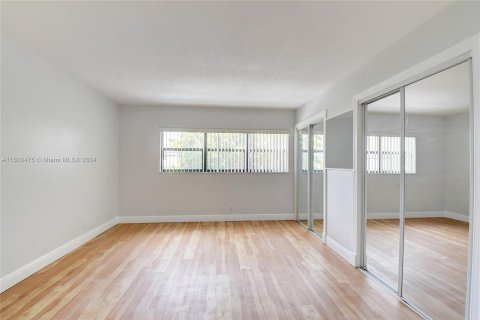 Condo in Fort Lauderdale, Florida, 2 bedrooms  № 1232761 - photo 23