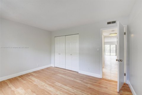 Copropriété à vendre à Fort Lauderdale, Floride: 2 chambres, 117.71 m2 № 1232761 - photo 20