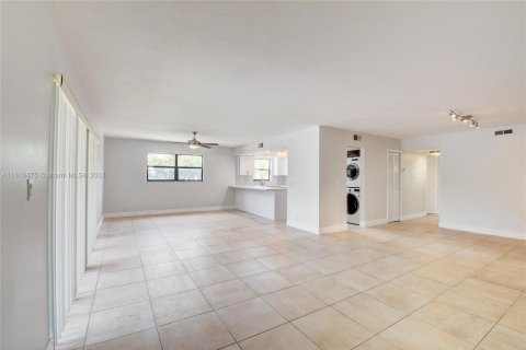 Condo in Fort Lauderdale, Florida, 2 bedrooms  № 1232761 - photo 13