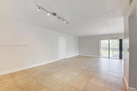 Condo in Fort Lauderdale, Florida, 2 bedrooms  № 1232761 - photo 16