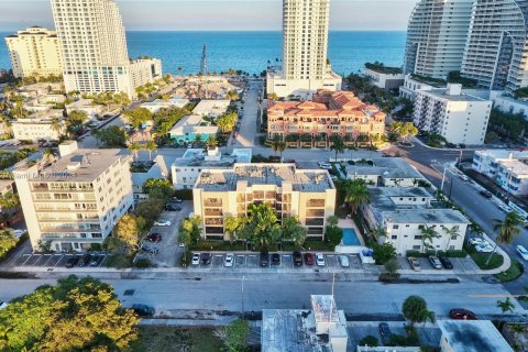 Copropriété à vendre à Fort Lauderdale, Floride: 2 chambres, 117.71 m2 № 1232761 - photo 25