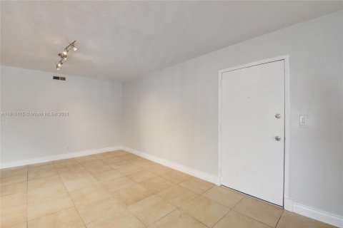 Copropriété à vendre à Fort Lauderdale, Floride: 2 chambres, 117.71 m2 № 1232761 - photo 15