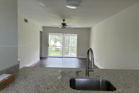 Condominio en venta en Lauderhill, Florida, 2 dormitorios, 83.98 m2 № 1401690 - foto 5