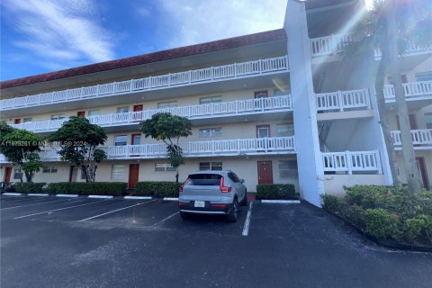 Condominio en venta en Lauderhill, Florida, 2 dormitorios, 83.98 m2 № 1401690 - foto 2