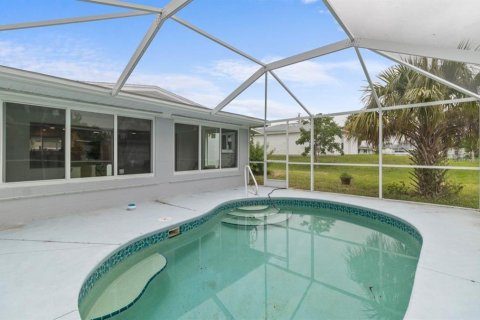 Villa ou maison à louer à Port Charlotte, Floride: 2 chambres, 126.25 m2 № 1371152 - photo 12