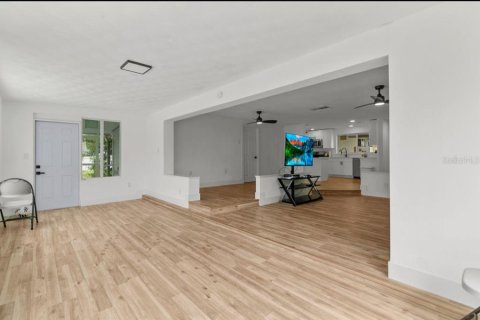 Villa ou maison à louer à Port Charlotte, Floride: 2 chambres, 126.25 m2 № 1371152 - photo 11